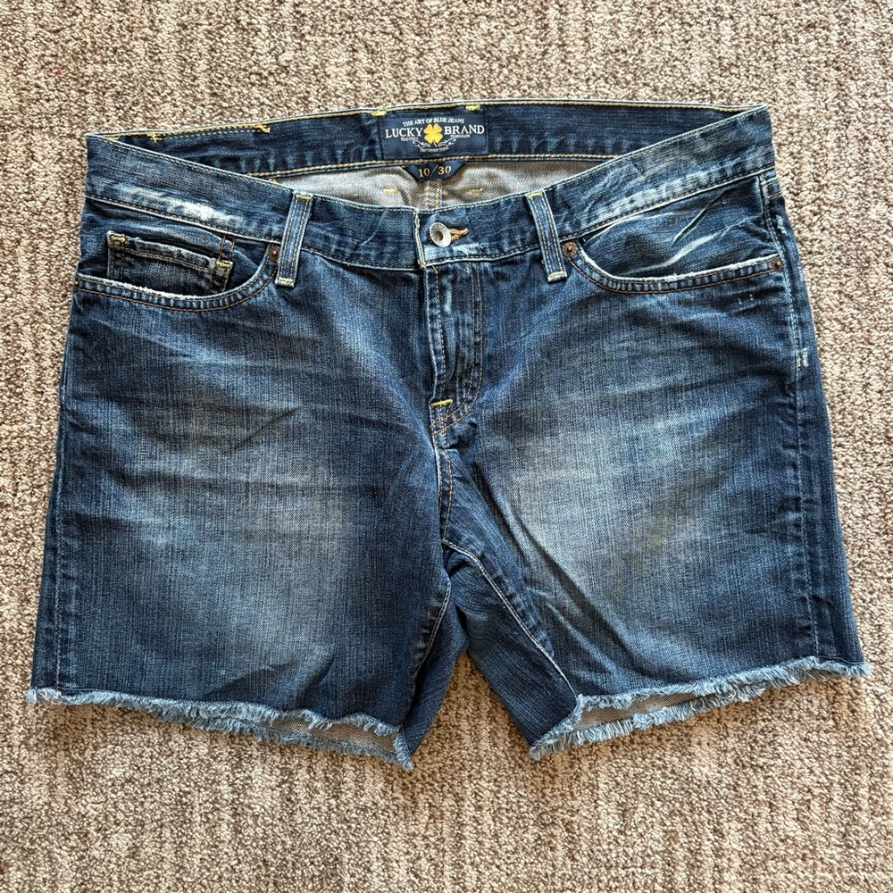 Lucky brand women’s size 10 denim blue jeans size shorts, long, 6” inseam
